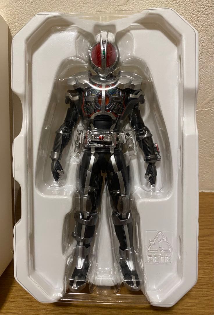 S.H.Figuarts 真骨彫 仮面ライダーファイズ アクセルフォーム 開封済