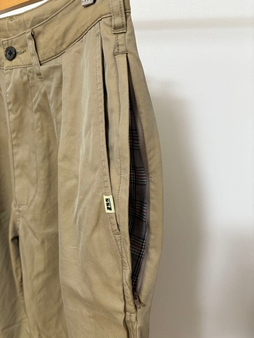 SSZ SAMPLE期 2プリーツ ワイドチノパン ベージュ BEAMS