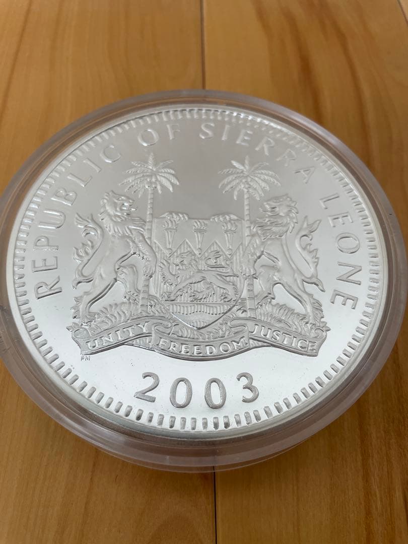 シエラレオネ　鉄腕アトム生誕記念 1キロ銀貨　$150 ASTROBOY