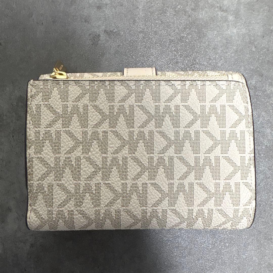 未使用MICHAEL KORS 三つ折り財布　箱付き