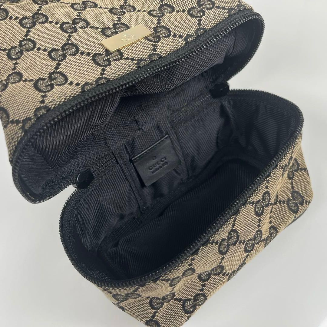 【極美品】GUCCI GGキャンバス プレート バニティポーチ 巾着 ミニバッグ