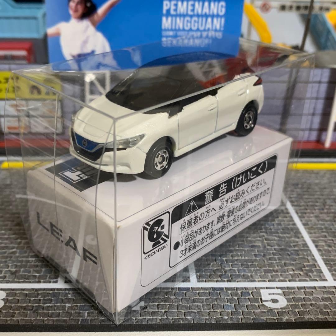 日産リーフ　トミカ　非売品