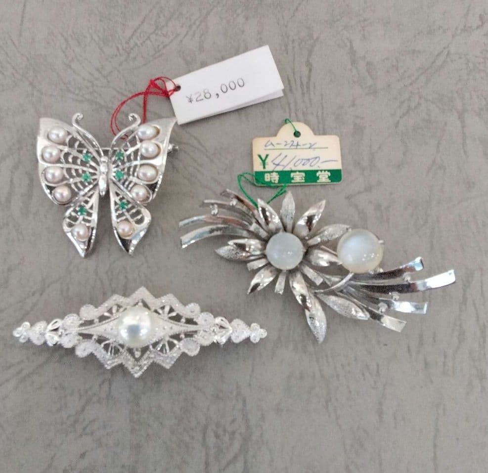 ブローチ、ペンダントトップ、ネックレス11点セット売り　　タンザナイトネックレス