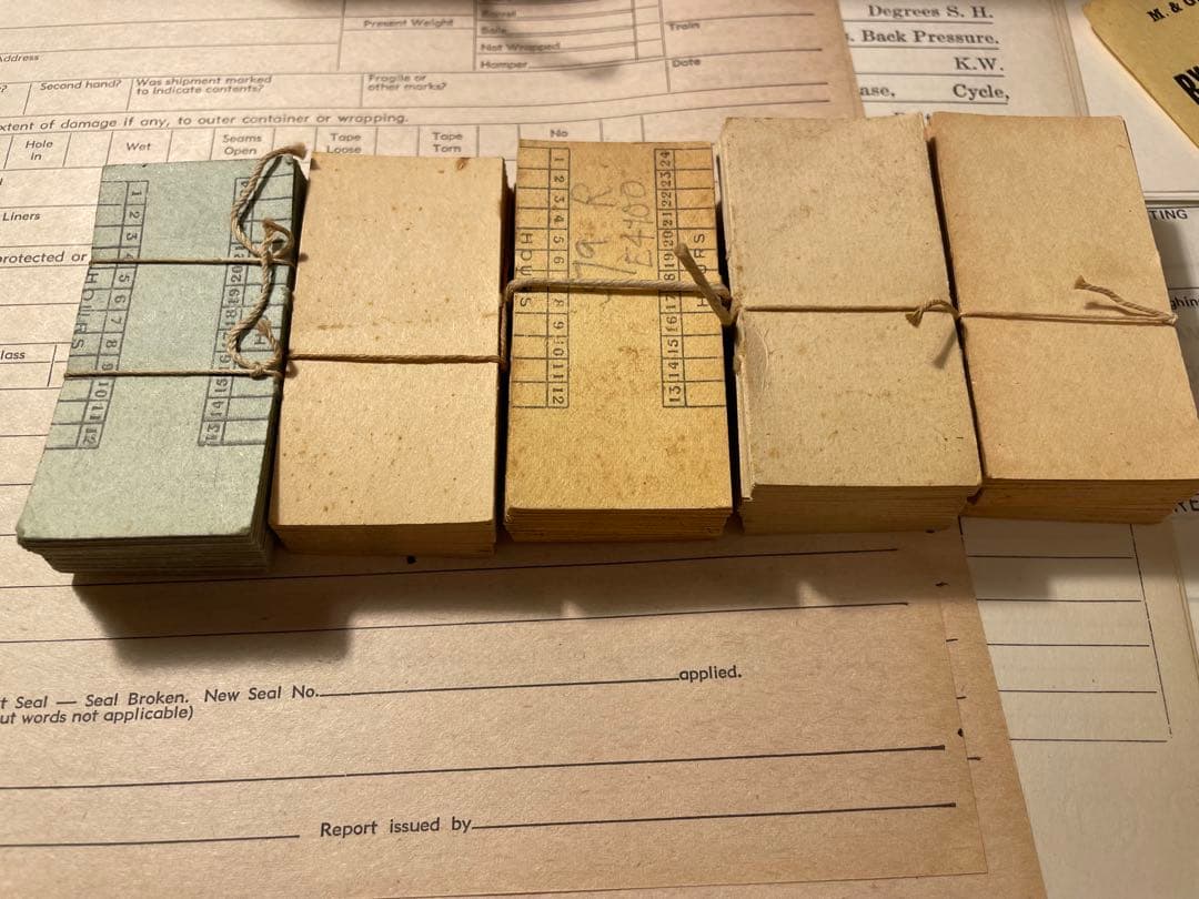 海外チケット束5個　イギリスばらチケット8枚　ヴィンテージ鉄道荷物札13枚