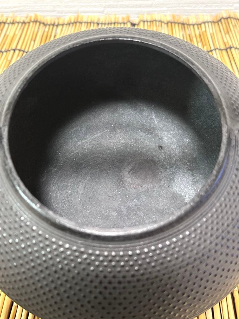 未使用品、供箱、付属品付　南部盛榮堂OIGEN造　算玉アラレ　南部鉄瓶　南部鉄器