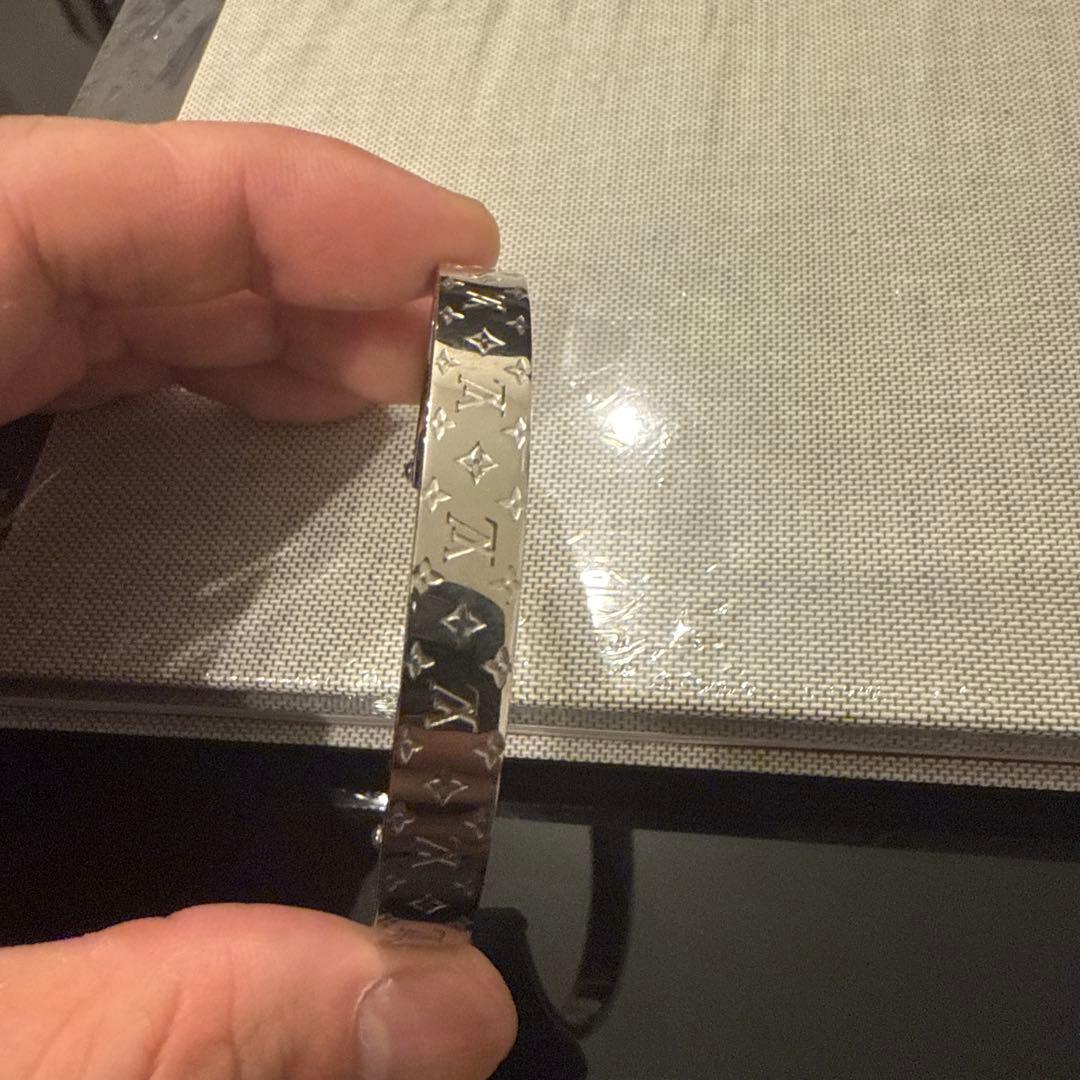 ルイヴィトン　バングル マンシェット モノグラムボールド