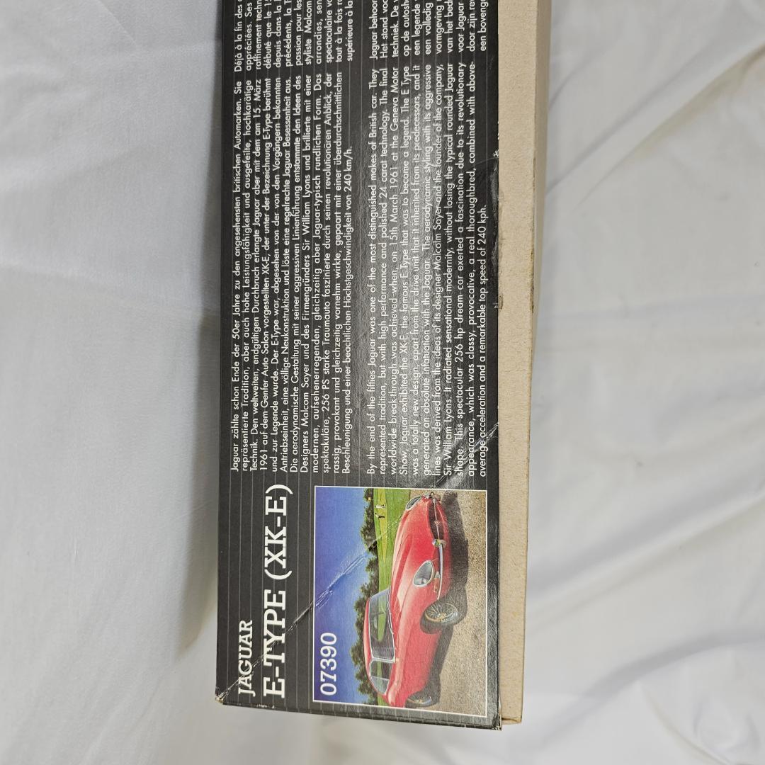 【希少】Revell Jaguar E-Type (XK-E) 1:8