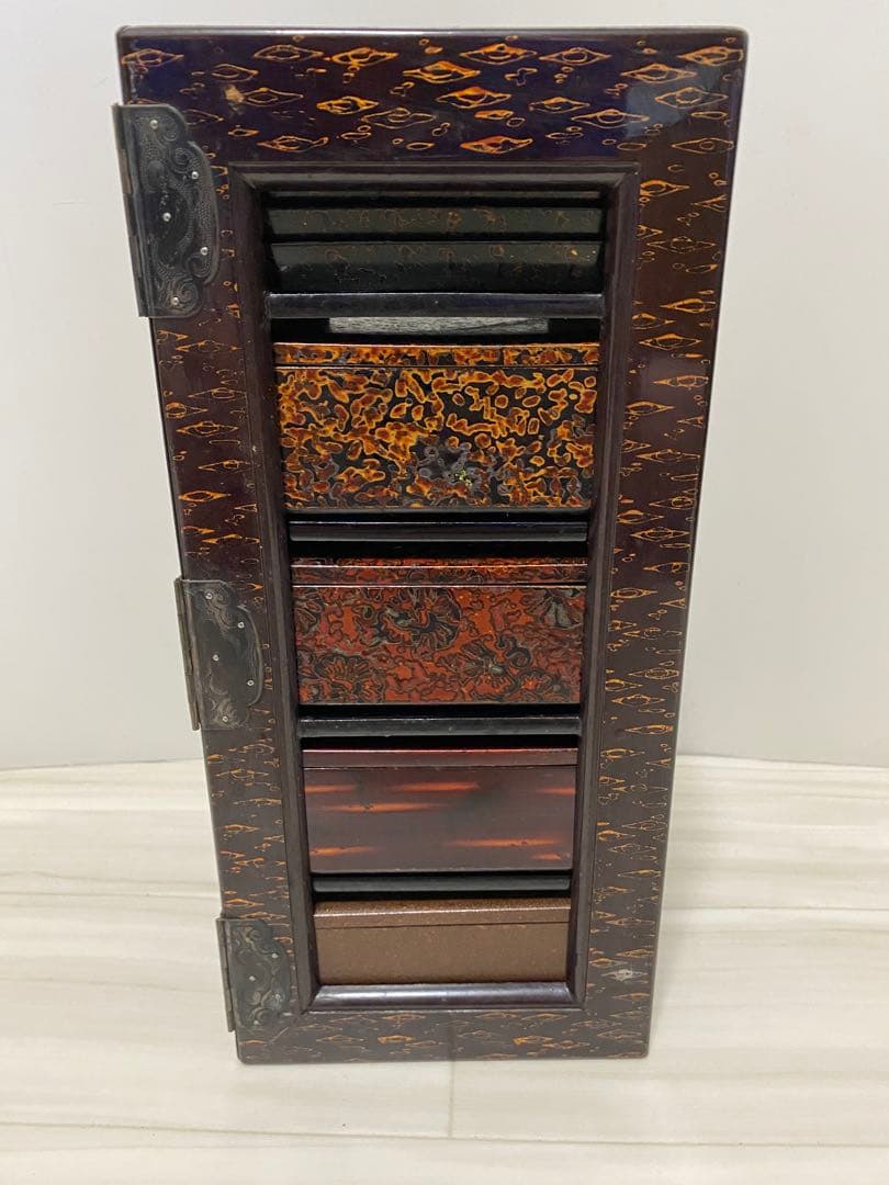 晴霞堂　内朱五寸五段両開重箱　桜皮　大正時代