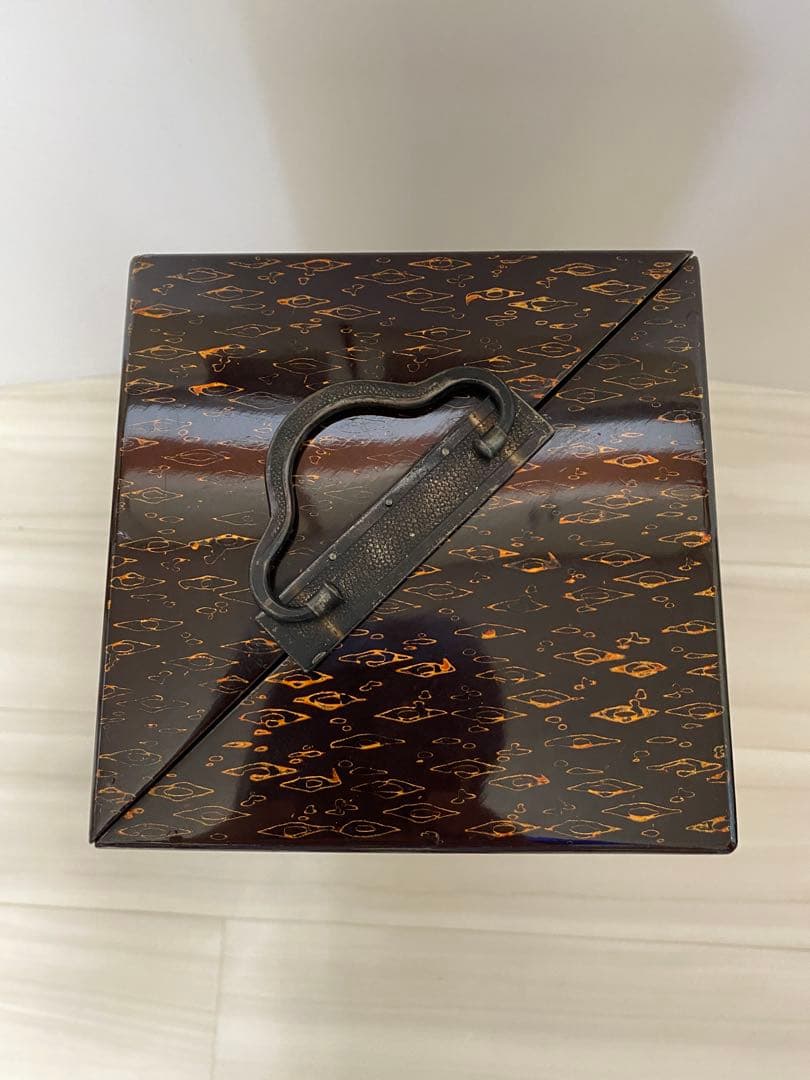 晴霞堂　内朱五寸五段両開重箱　桜皮　大正時代