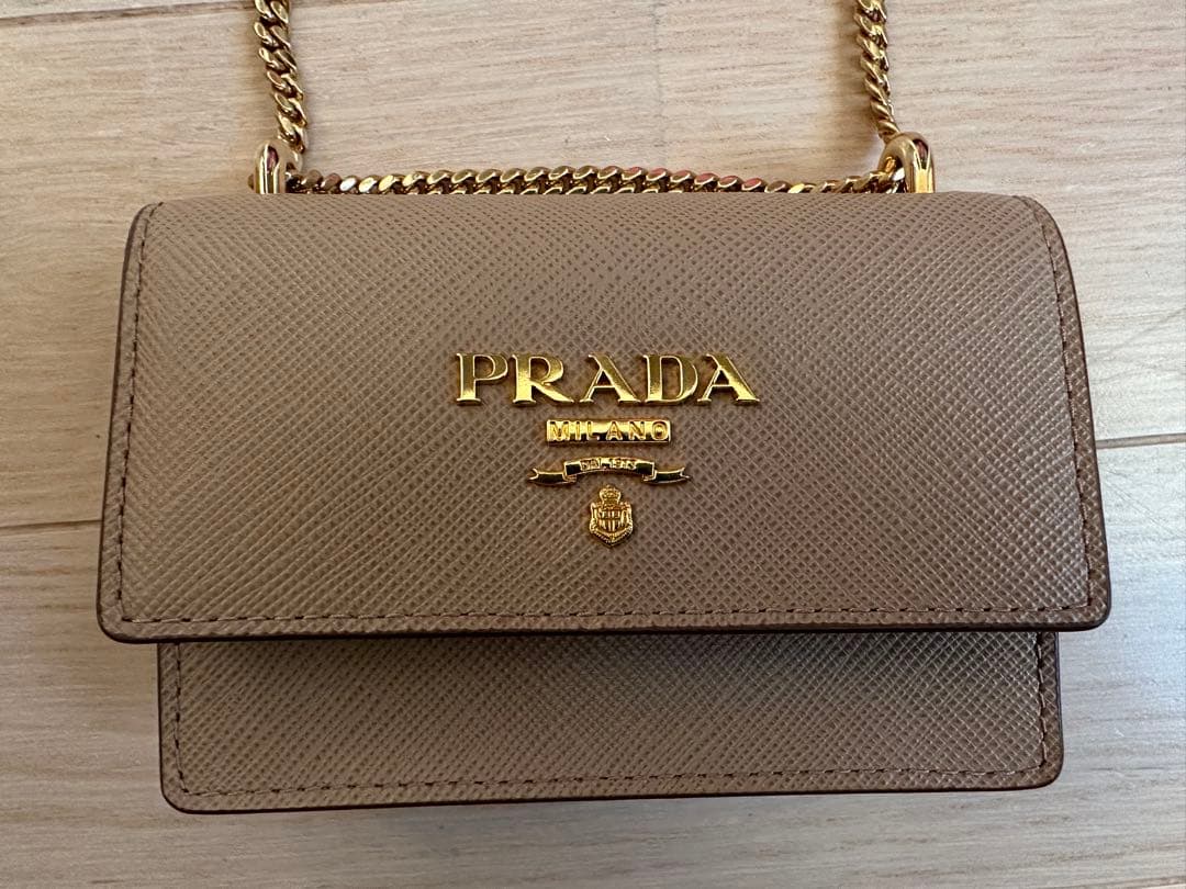 新品未使用　PRADAプラダ　チェーンウォレット