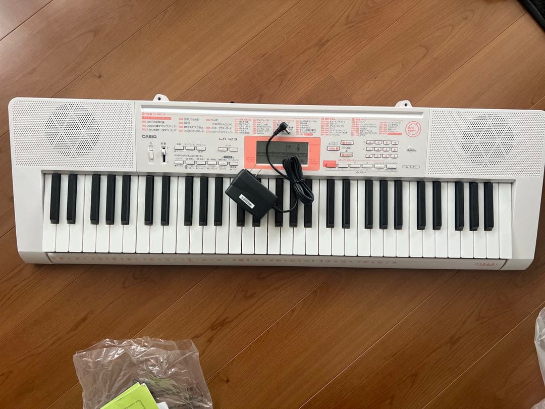 CASIO LK-123 ホワイト キーボード