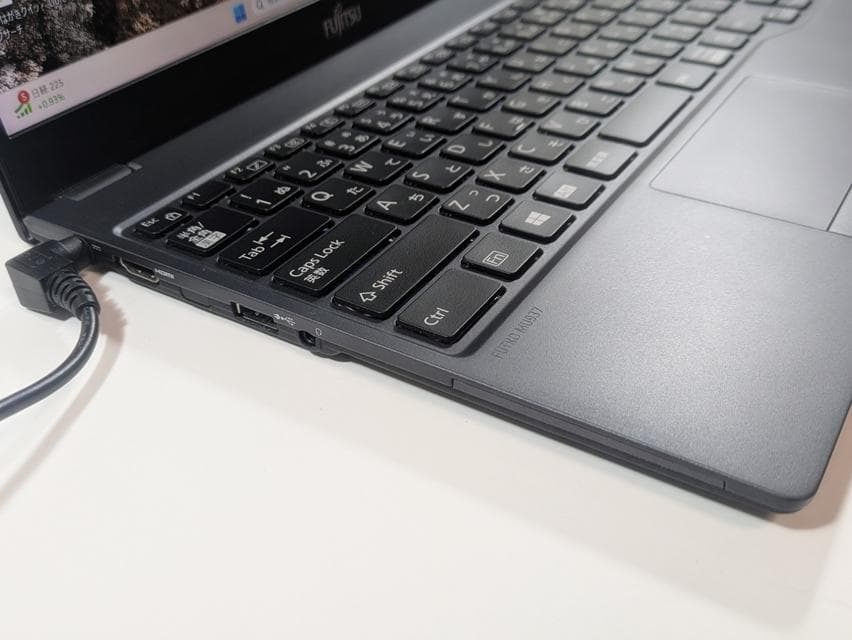 【超美品】Win11✨新品8GB✨コンパクト＆超軽量✨ノートパソコン✨持ち運びに