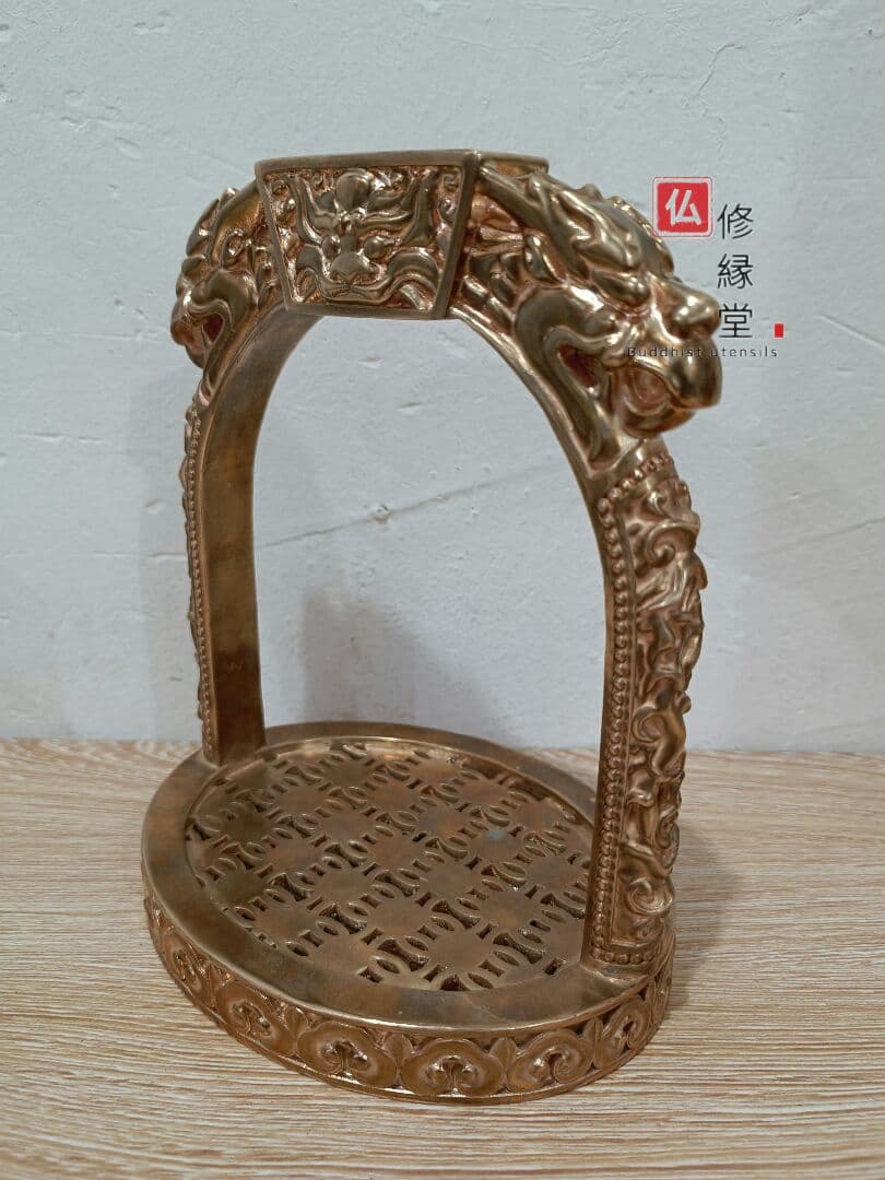 【修縁堂】チベット伝 法器法具 竜紋踏脚馬具 置物 真鍮製 18.3cm