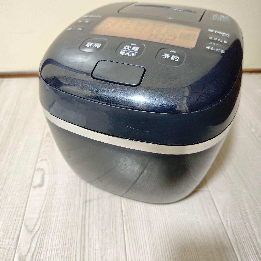 【良品】タイガー 炊飯器 5.5合 圧力IH式 JPI-A100