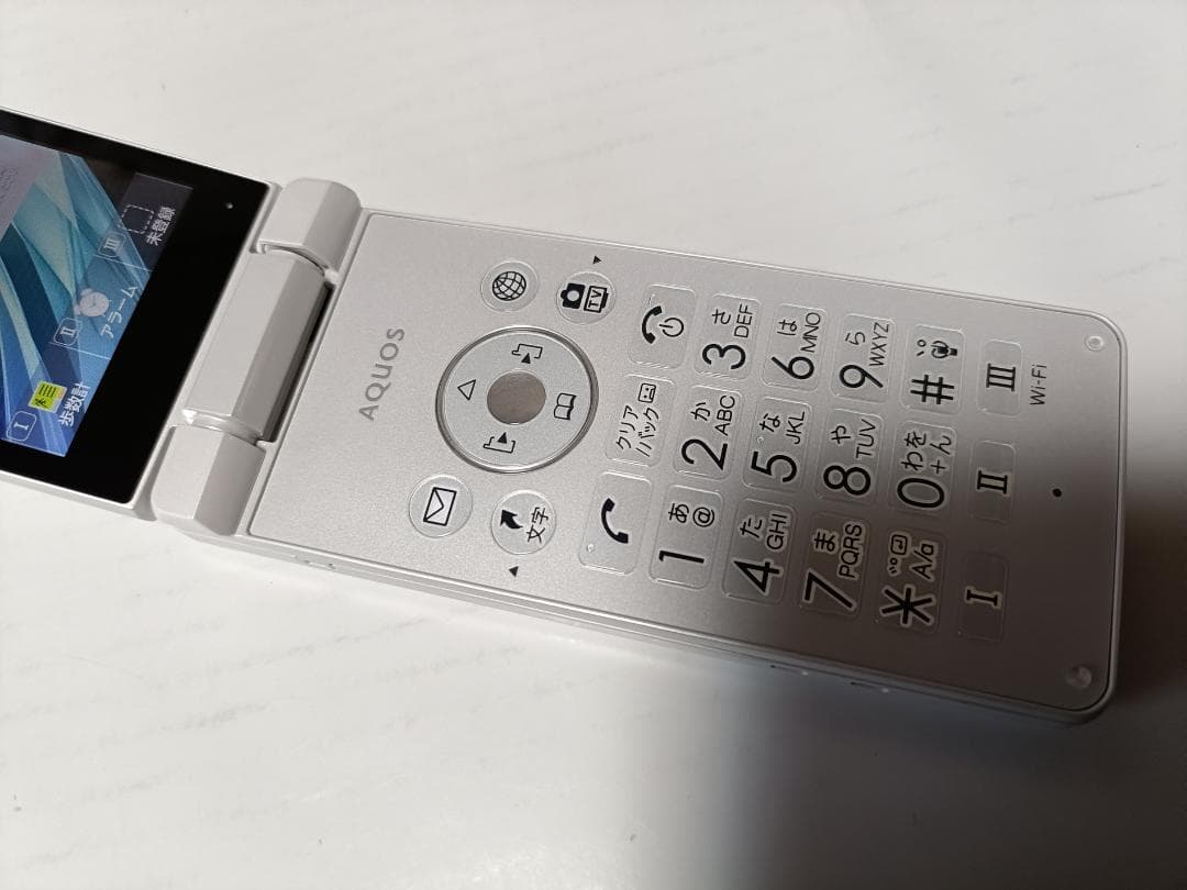 ☆ Y!mobile AQUOS ケータイ3 806SH ホワイト