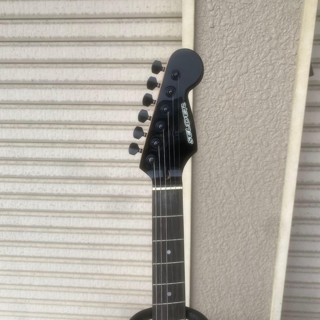 SELDERストラトキャスターモデル　レアなグリーン& ブラック