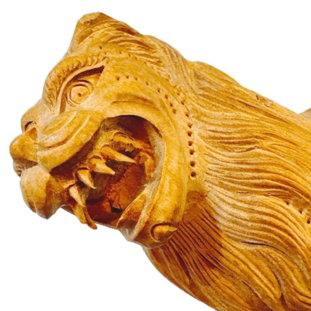 工芸品　狛犬　木製総木彫　インテリア　1点物　魔除け 縁起物 彫刻つがい　玉獅子