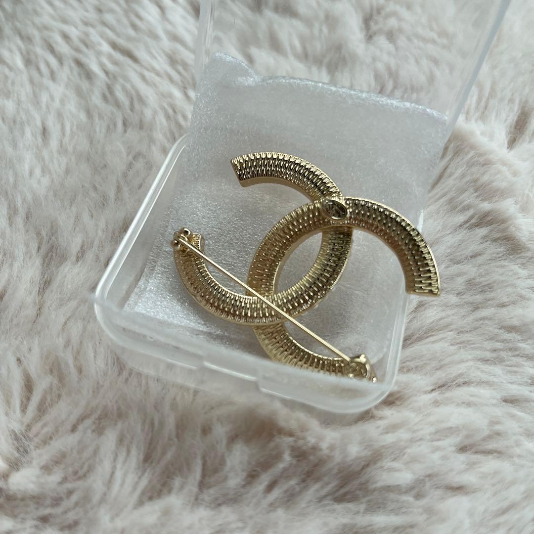 CHANEL CCロゴ ブローチ ゴールド