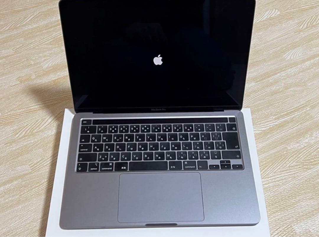 MacBook Pro 2020モデル　放電回数81回　13インチ