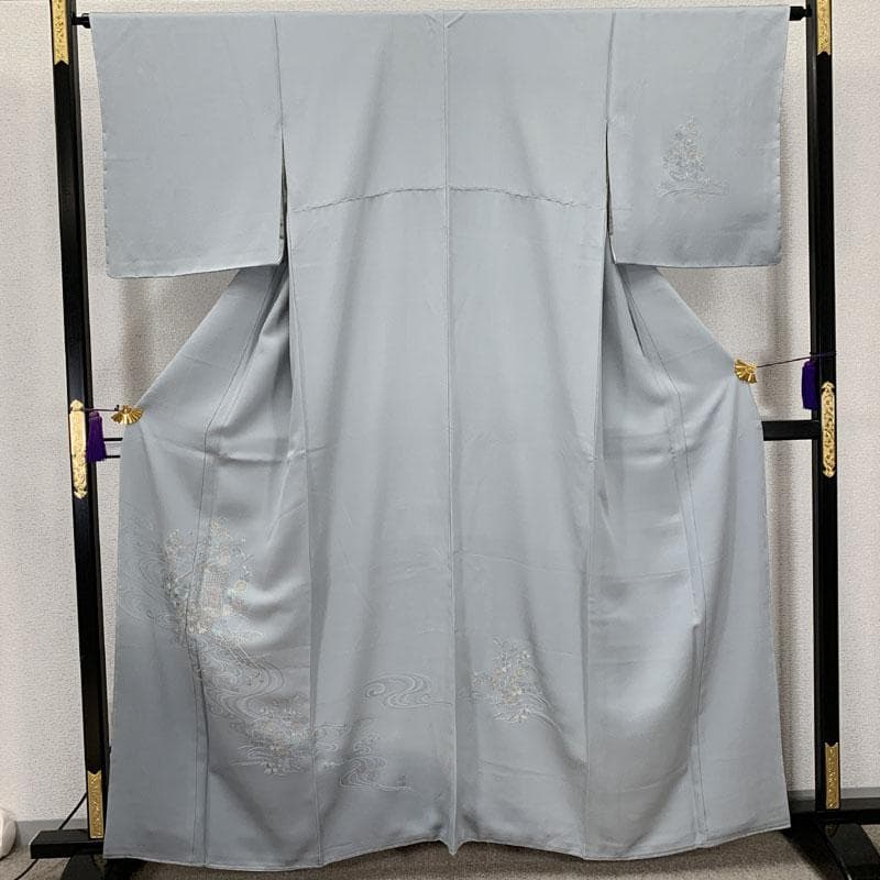 601mh53☆付下げ スワトウ刺繍 シンプル 水辺に花車 灰青☆しつけ付き美品