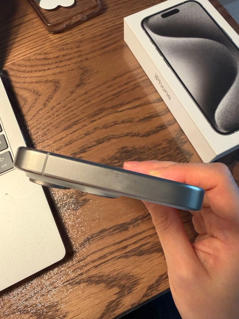 iPhone 15 Pro ホワイト　本体　256GB