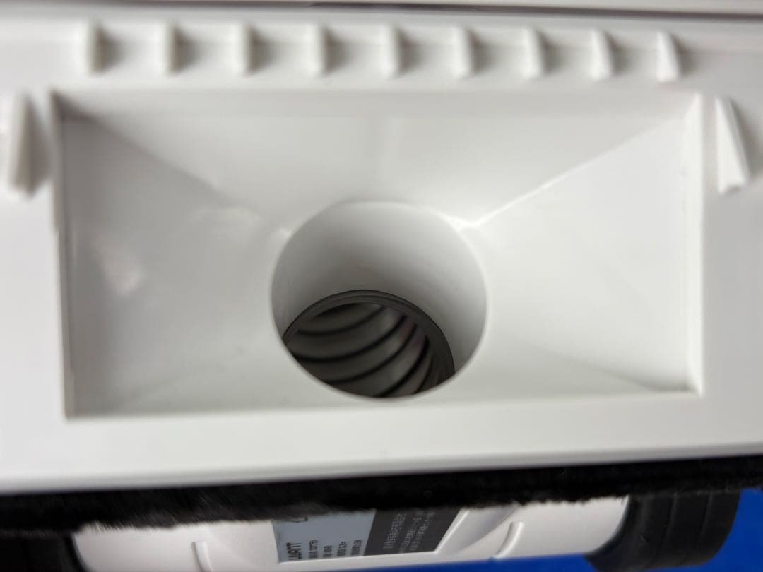 【美品】UWANT V500 自動集じん コードレス掃除機 グリーンライト