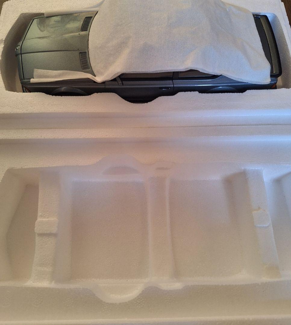 オートアートBMW M635 CSi Shadow-Line 1/18