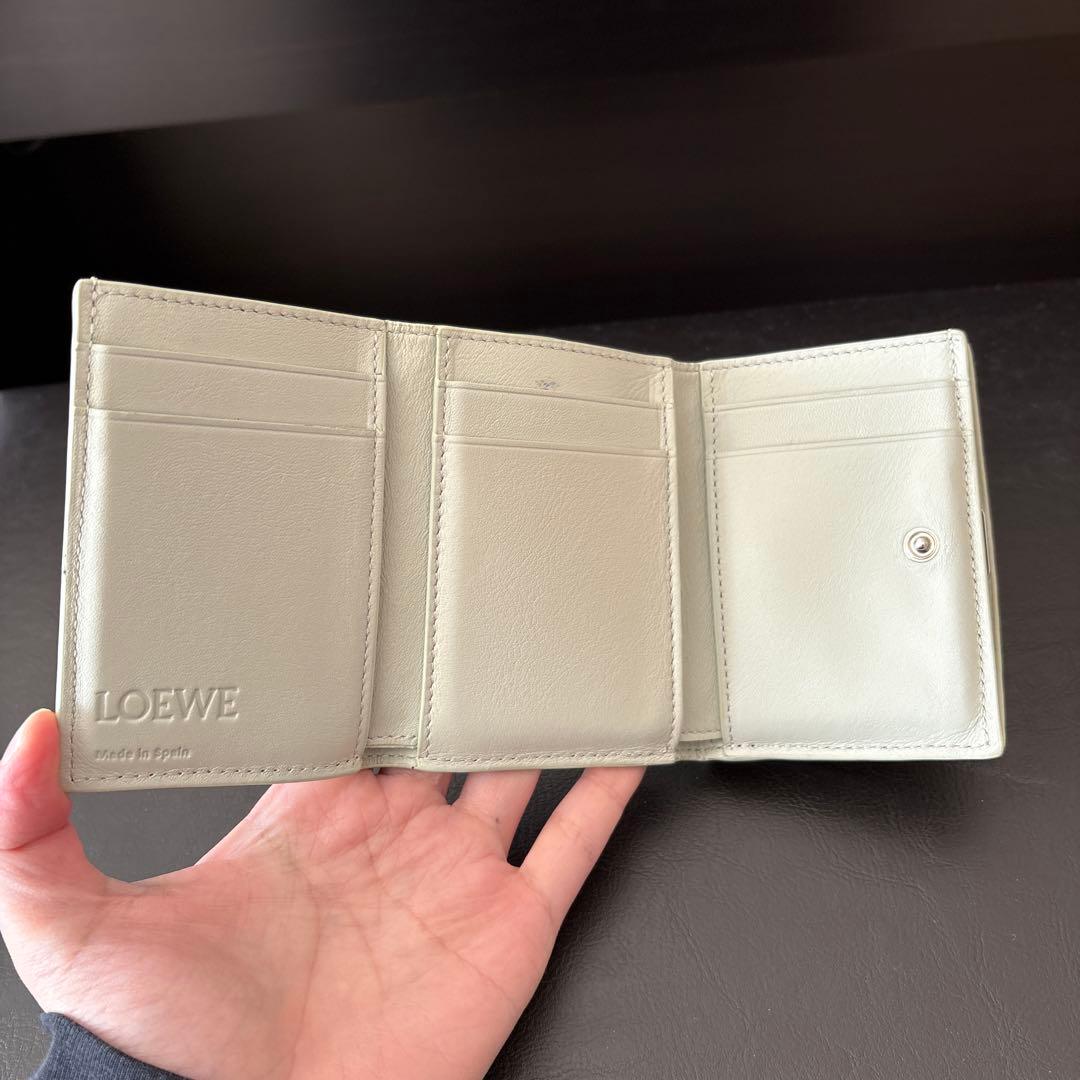 ロエベ　トライフォールドウォレット　ライトセラドン　三つ折り財布　loewe
