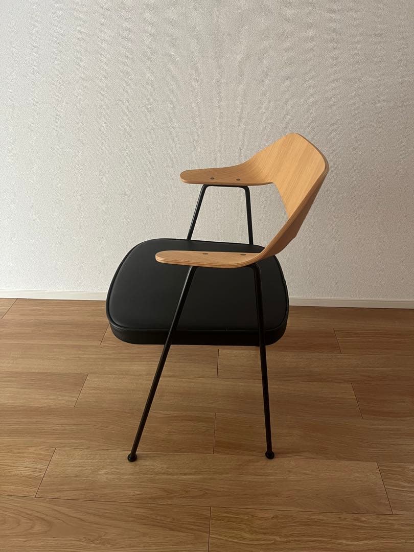 675チェア　ロビン・デイ　アクタス