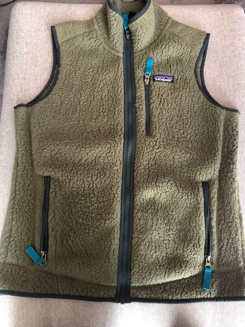 Patagonia レトロパイル　フリースベスト　カーキ