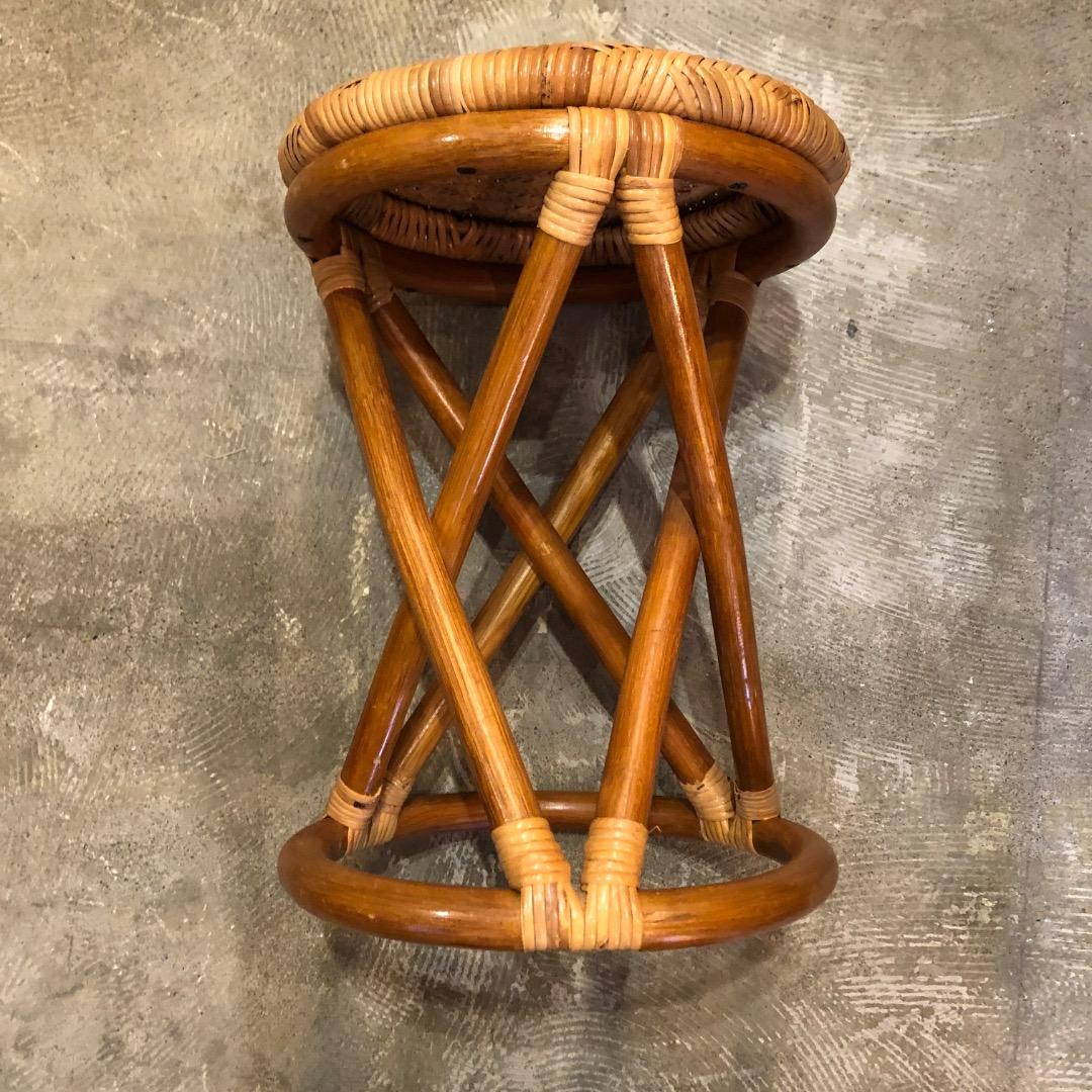 ラタン円形スツール クロス脚デザイン　ラタン家具　椅子　腰掛け　ラタン椅子