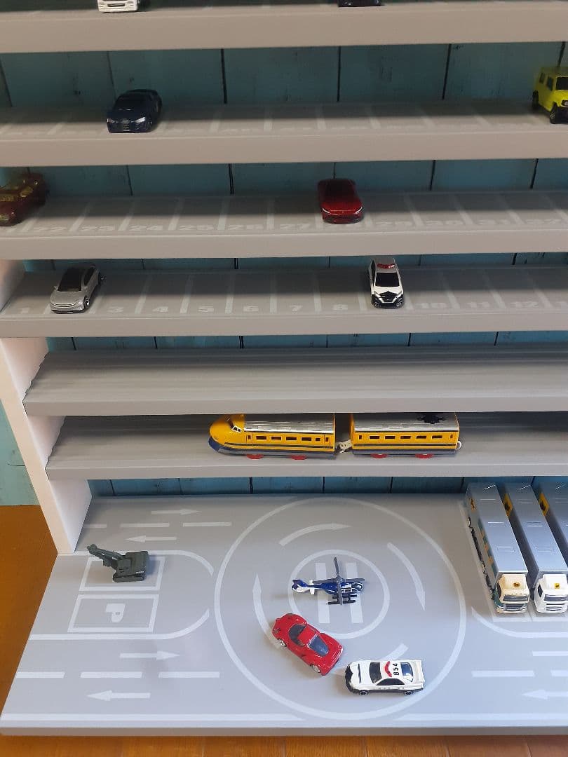 pinkfreak　8段130台最新版自作トミカプラレール収納棚ロータリー