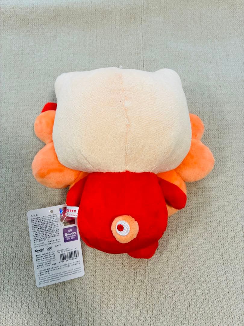 ミャクミャク サンリオ　ぬいぐるみM 推しカラー　キティ