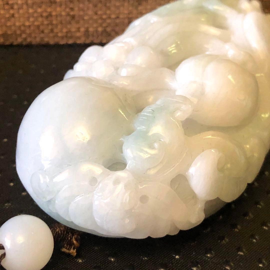 中国翡翠の手玩玉 高級品 (化粧箱付き)❣️