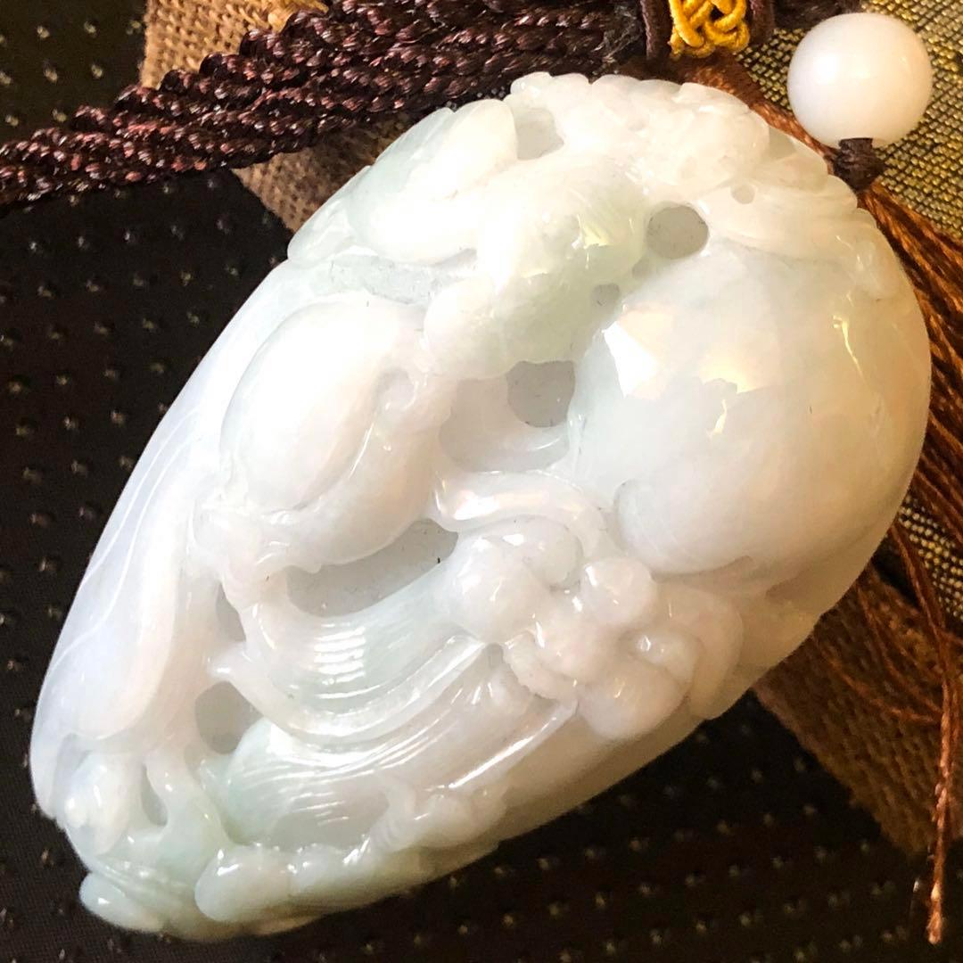 中国翡翠の手玩玉 高級品 (化粧箱付き)❣️