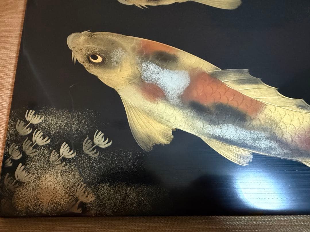 豊田光春作 輪島塗 漆芸画 美しい双鯉の絵 幅57cm/沈金蒔絵/漆塗り/金彩/