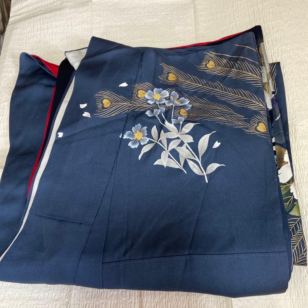 振袖濃紺 花柄と金箔の孔雀柄振袖長襦袢付きH102