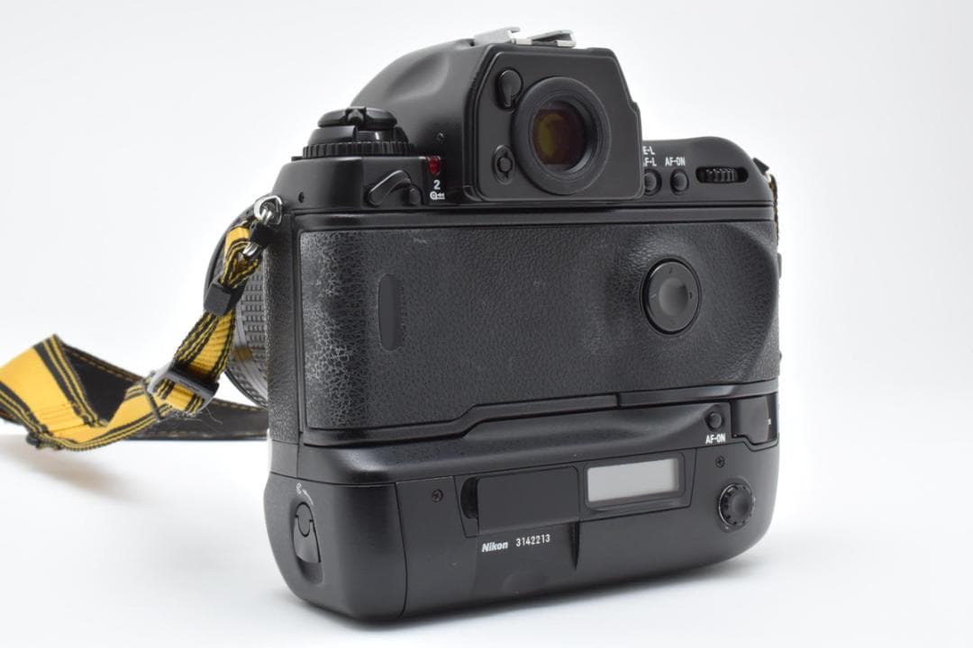 ニコン　Nikon F5 AF Nikkor 24-120m F3.5-5.6