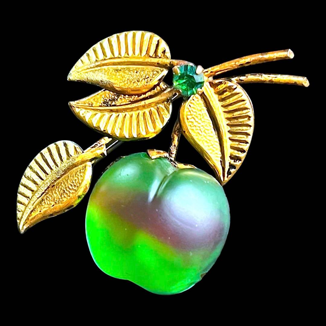 刻印有☆Austria☆オーストリアフロスト☆禁断の果実アップルデザインブローチ