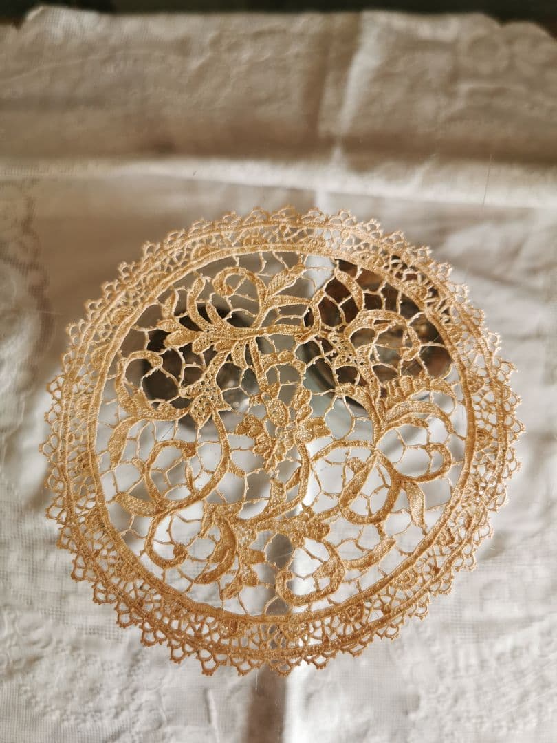 アンティーク イタリア ヴェニス ブラーノレース セピア パチネ 草花紋ドイリー