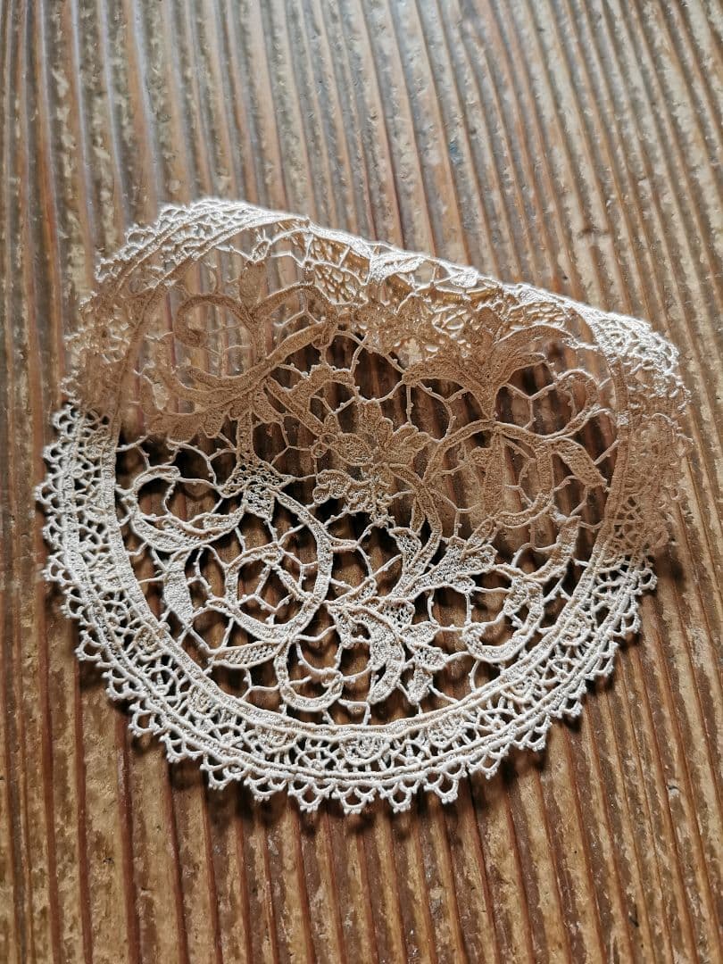 アンティーク イタリア ヴェニス ブラーノレース セピア パチネ 草花紋ドイリー