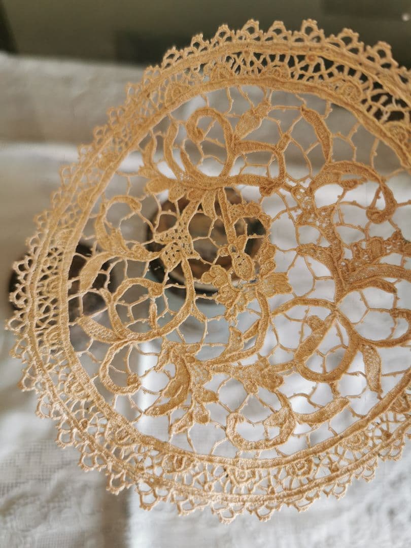 アンティーク イタリア ヴェニス ブラーノレース セピア パチネ 草花紋ドイリー