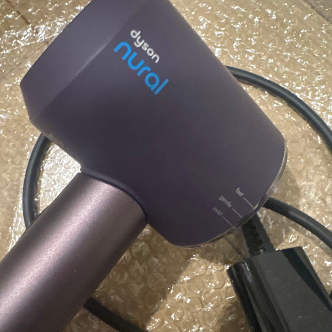 ダイソンドライヤー　パープル