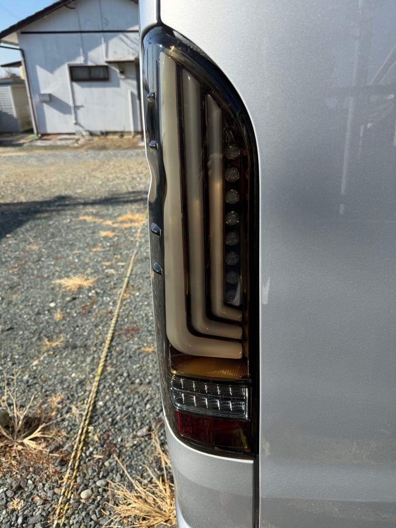 Valenti テールランプREVO type-3 ハーフスモーク ハイエース