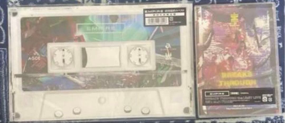 EMPiRE 初回生産限定盤 セットサイン入りポスターグッズまとめ売り。