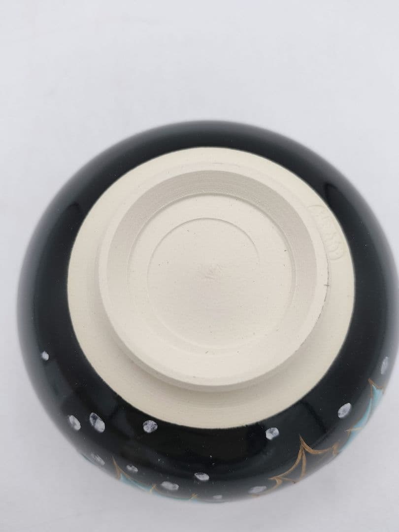 c410【新品・未使用】茶碗 黒仁清 柊に雪 水出絢 紙箱 茶道具