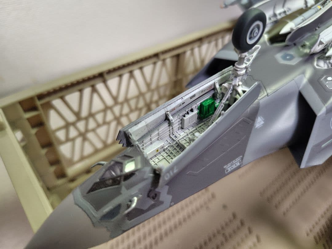 タミヤ F-35A 1/48スケール プラモデル完成品