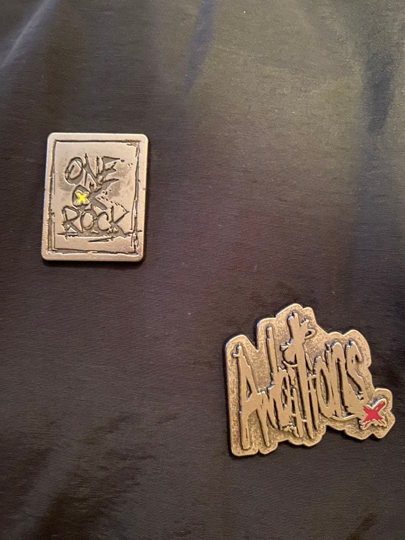 【現在最安値】ONE OK ROCK MA-1 ジャケット メタルバッジ付き