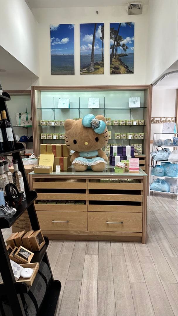 新品未開封 日焼けハローキティキーホルダー　カハラホテル 夏限定品