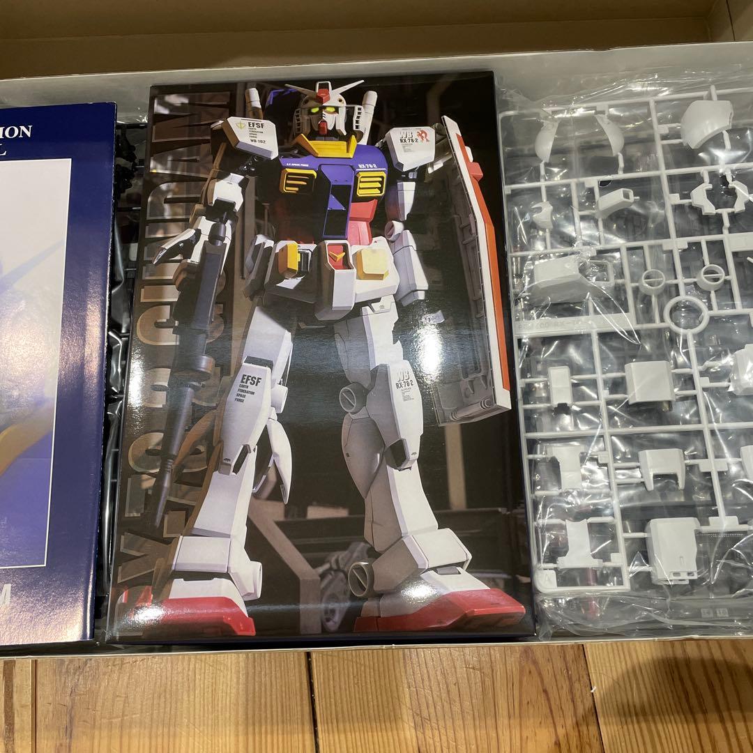 【新品未組立】ガンダム　BANDAI RX-78-2 GUNDAM PG